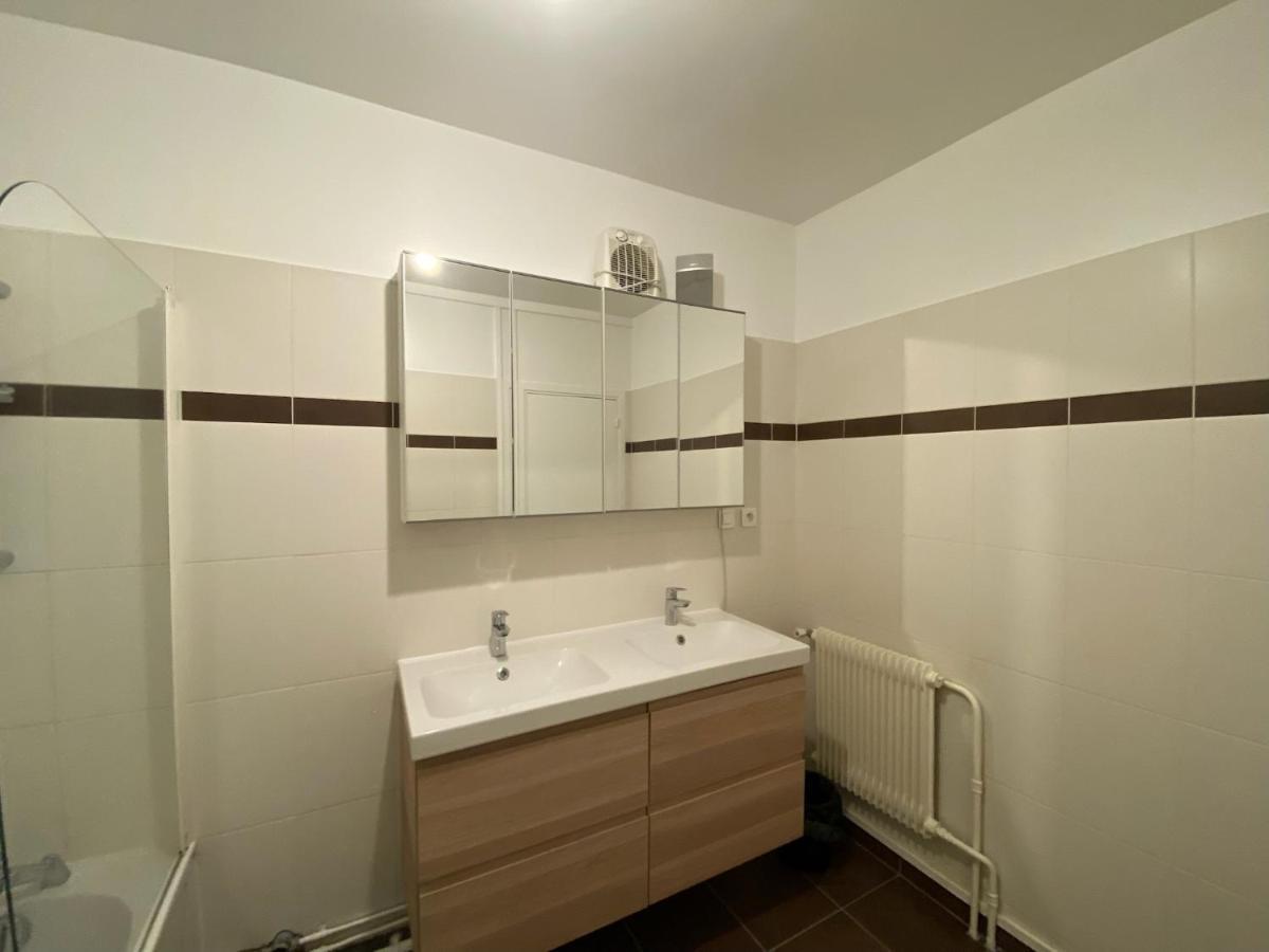 Appartement Grand Lumineux Proche Tour Effeil