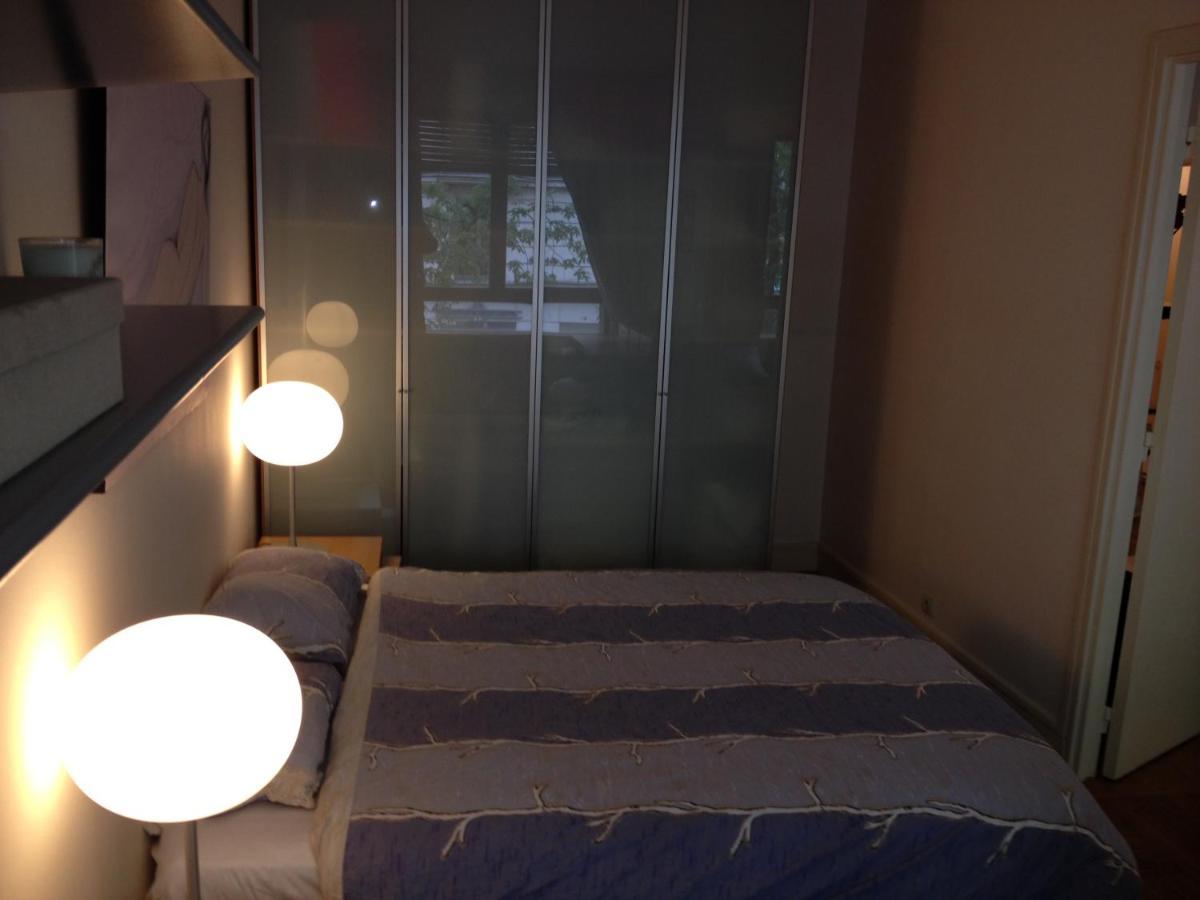 The Atrium Minutes Walk Victor Hugo Eiffel Tower Arc Du Triumph Et Champs Elysee Luxury 62 Renovated Videosurveillance Master Bedroom Living Area Dinning Bathroom Separated Toilet Spacious Sleeps Six Design Functional Furniture Equipment Appartement