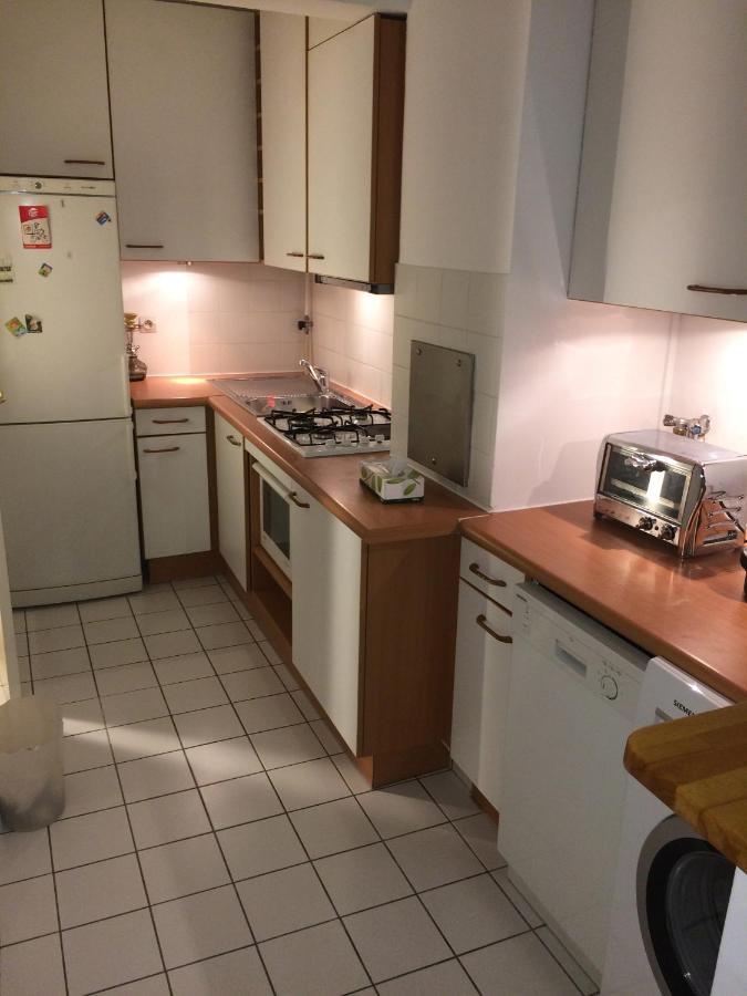 The Atrium Minutes Walk Victor Hugo Eiffel Tower Arc Du Triumph Et Champs Elysee Luxury 62 Renovated Videosurveillance Master Bedroom Living Area Dinning Bathroom Separated Toilet Spacious Sleeps Six Design Functional Furniture Equipment Appartement