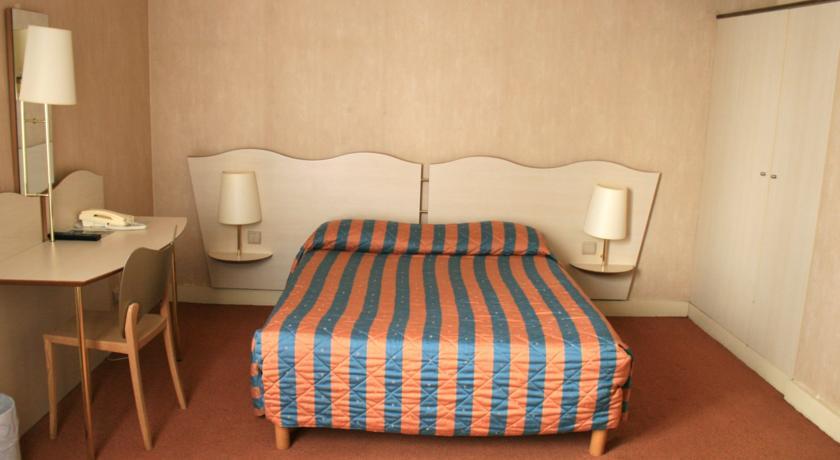 Eiffel Blomet Hotel