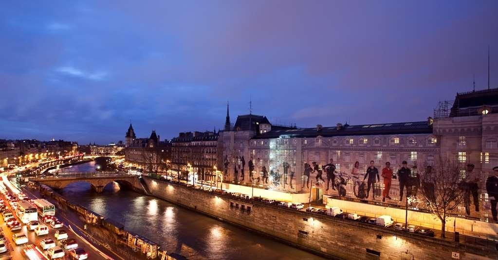 Le Notre Dame Saint Michel Paris