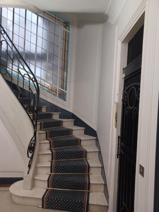 Appartement Toureifelchampselysee Paris