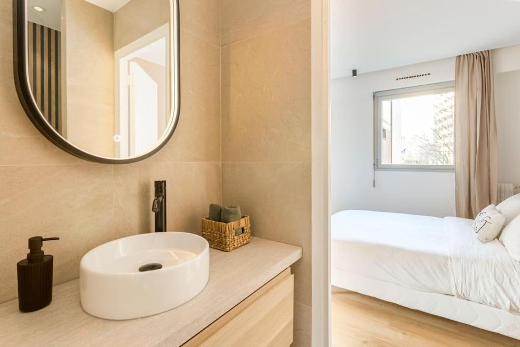 Apartment Luxurious 3 Min Walk From Eiffel Tower