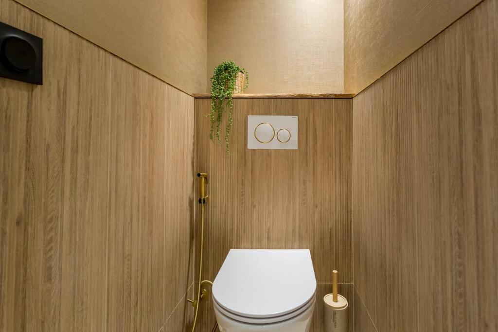 Luxurious 3 Min Walk From Eiffel Tower Apartment Paris