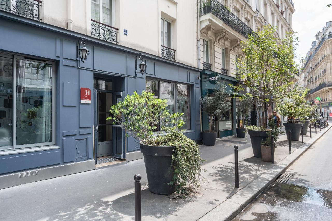 Hotel District Republique 2*