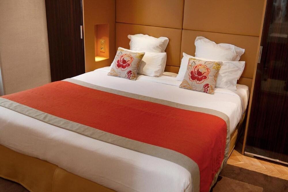 Tourisme Avenue 4* Paris
