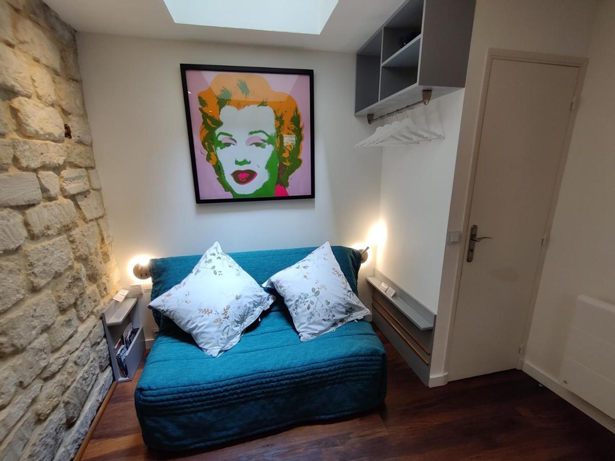 Romantic Tiny House Inside Montmartre Appartement