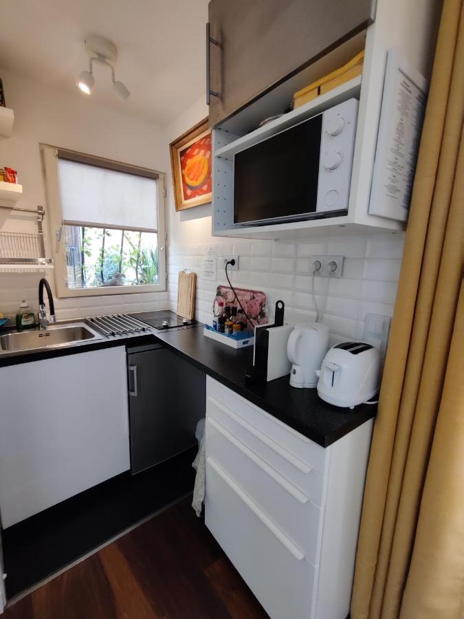Romantic Tiny House Inside Montmartre Appartement