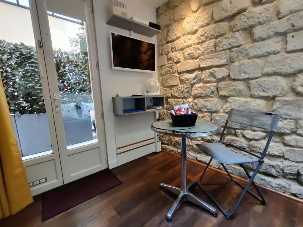 Romantic Tiny House Inside Montmartre Appartement