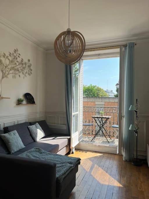 Apartment Beautiful With Balcony