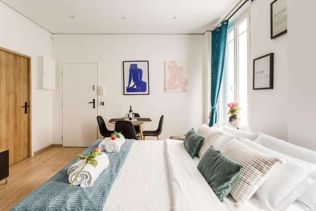 Apartment Paris, Tour Eiffel, Champs Elysees