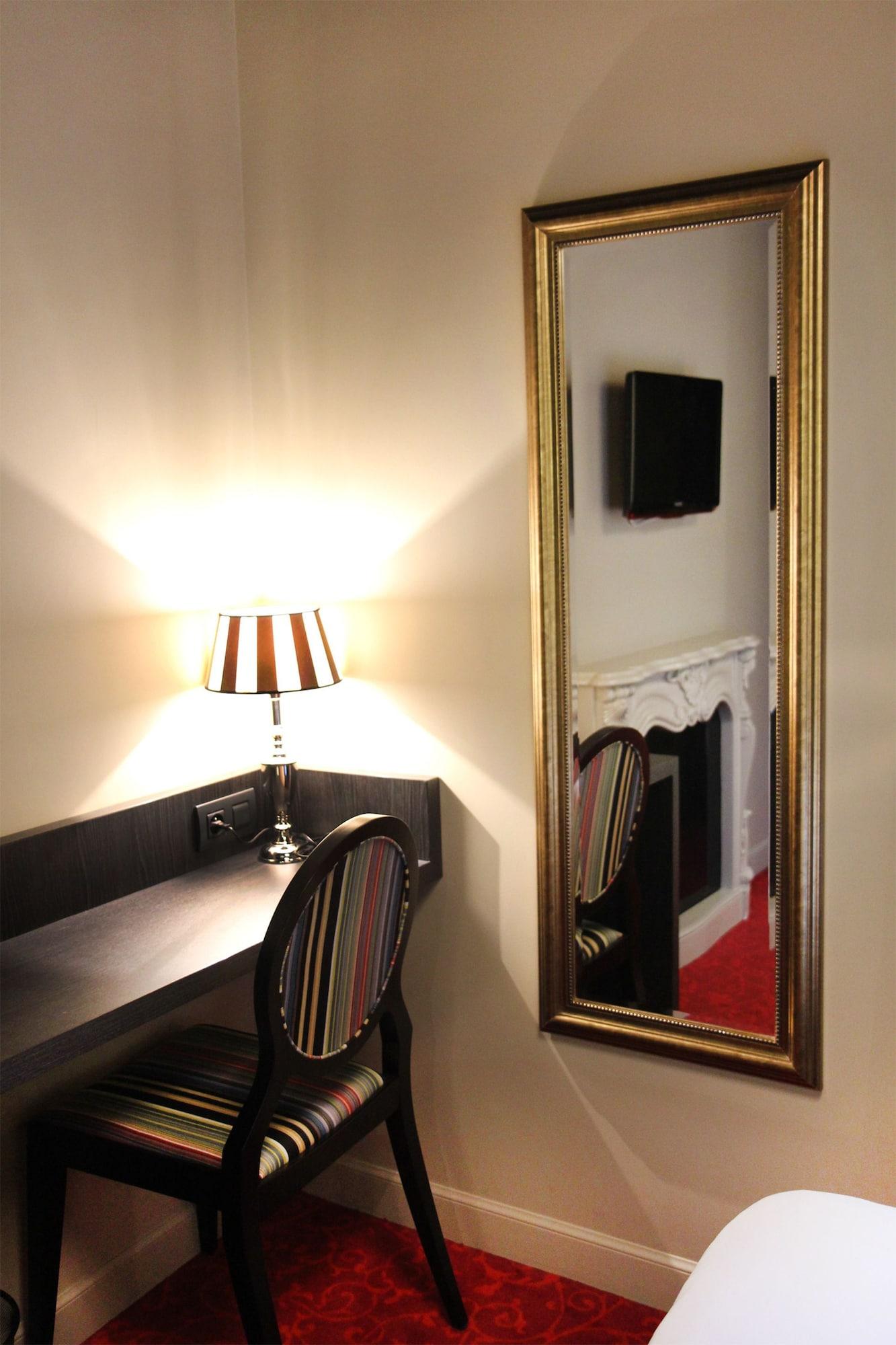 Western Le Montmartre - Saint Pierre 3*