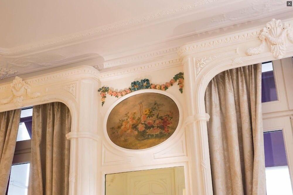 Queen Mary Hotel 4*