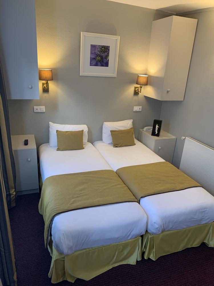 Modern Montmartre Hotel