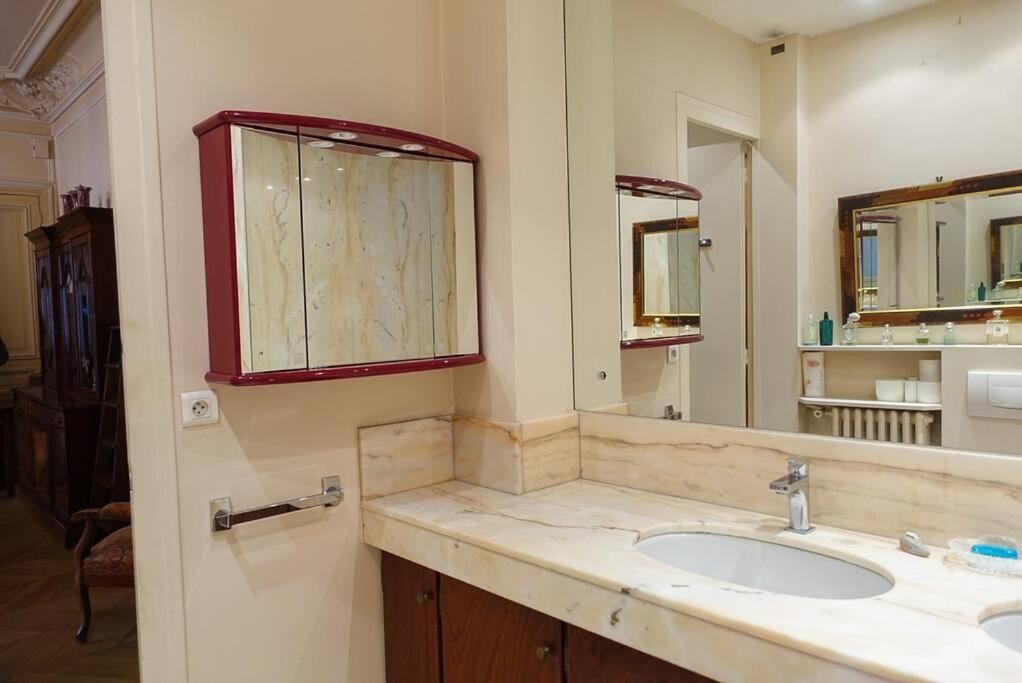 Monceau/villiers : Magnifique 6p Apartment