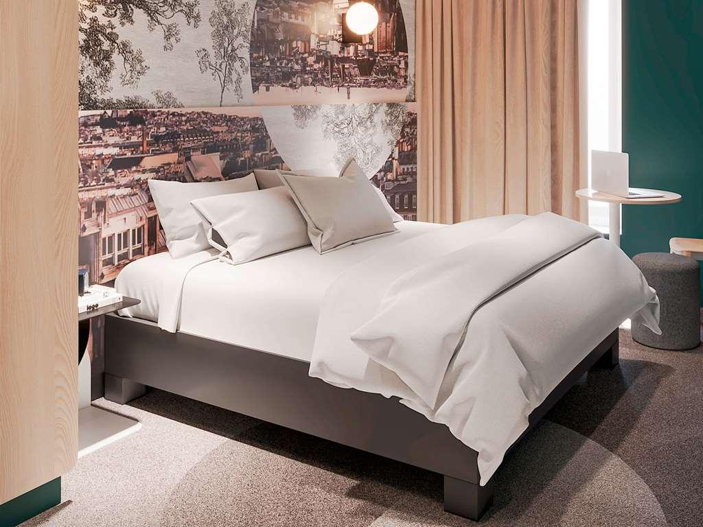 Modern Montmartre Hotel Paris