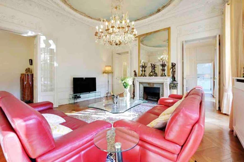 Apartment Champs Elysees : 200 M2 Avec Balcon Paris