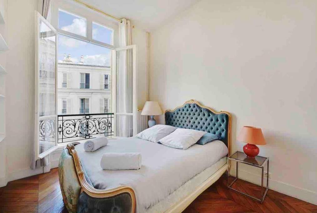 Apartment Champs Elysees : 200 M2 Avec Balcon