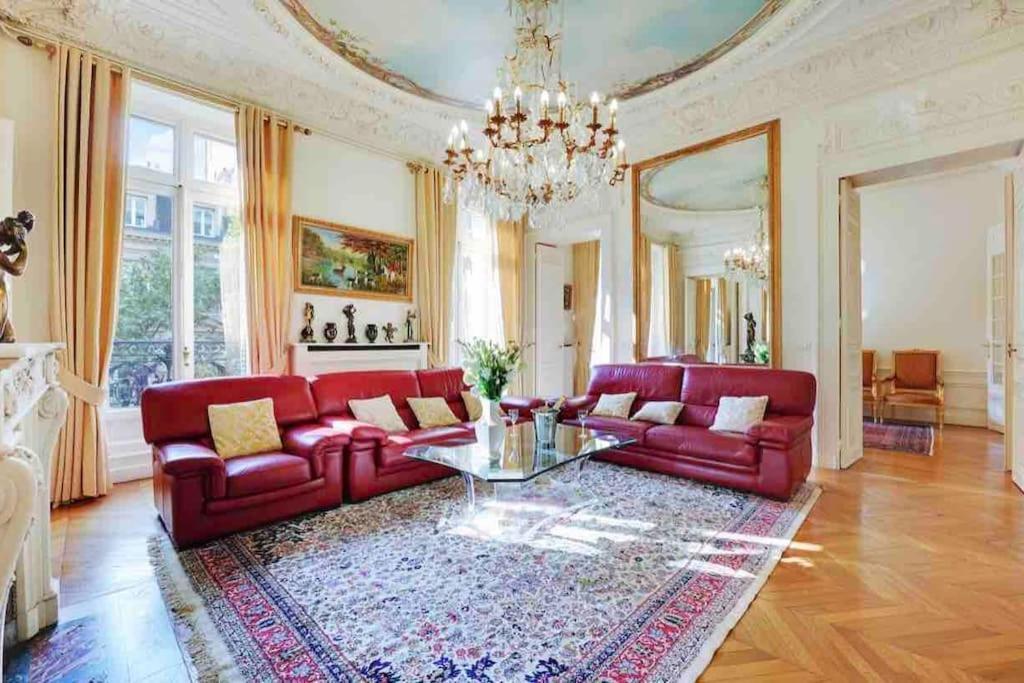 Champs Elysees : 200 M2 Avec Balcon Apartment Paris