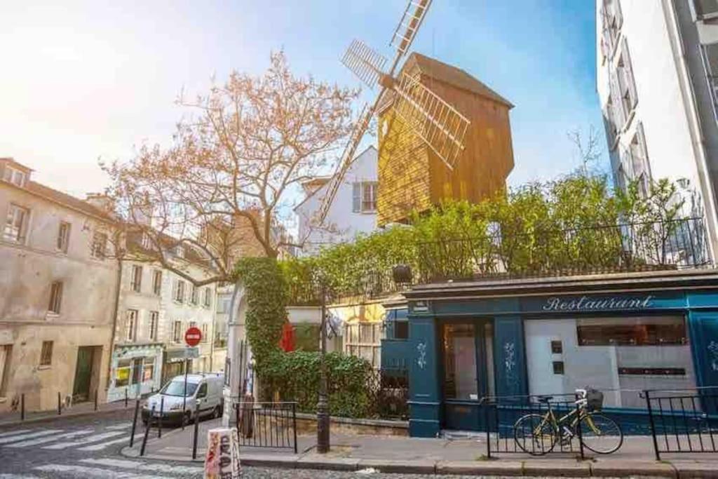 Apartment Dernier Etage A Montmartre