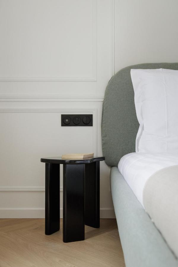 Poetic - Champs Elysees Apartment