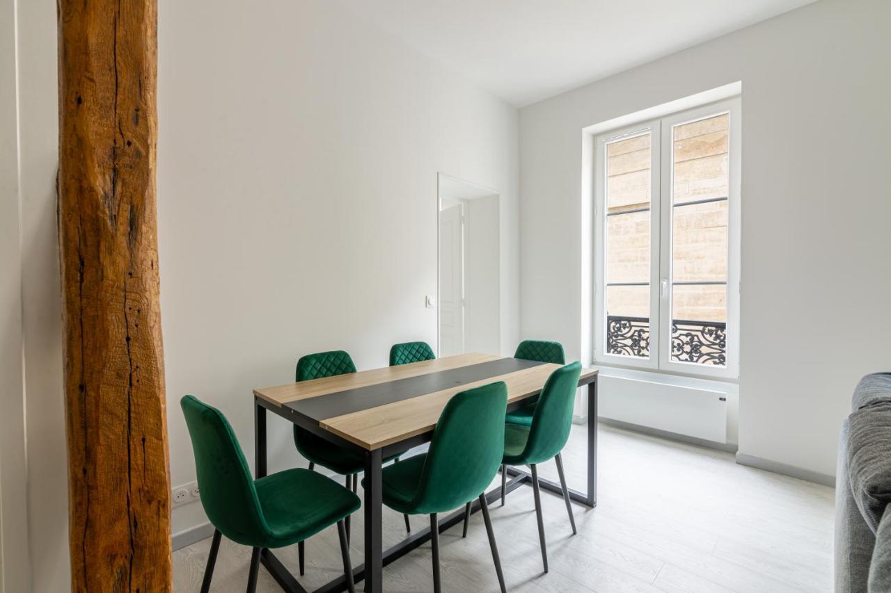 Apartment Luxurious 2 Bedroom Avenue Des Champs-elysees Saint-philippe Du Roule Free Netflix