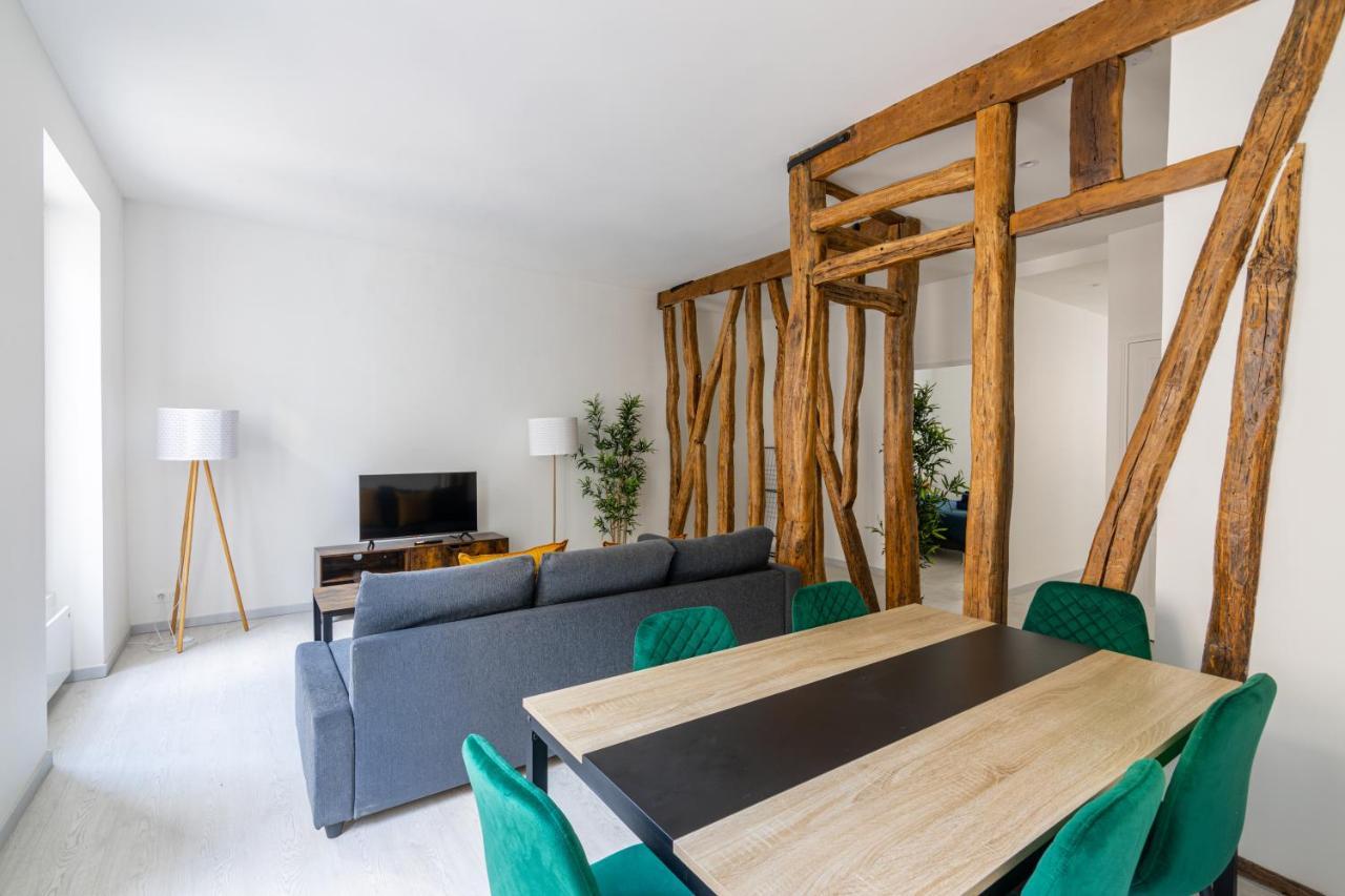 Apartment Luxurious 2 Bedroom Avenue Des Champs-elysees Saint-philippe Du Roule Free Netflix Paris