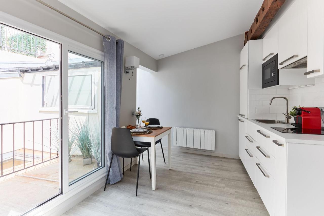St Germain Des Pres With Balcony - Cityapartmentstay * Paris
