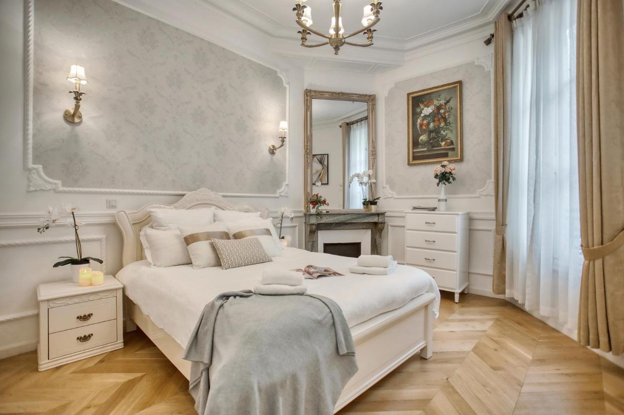 Galeries Lafayette - 7 Bedrooms - Lift - Aircon Appartement