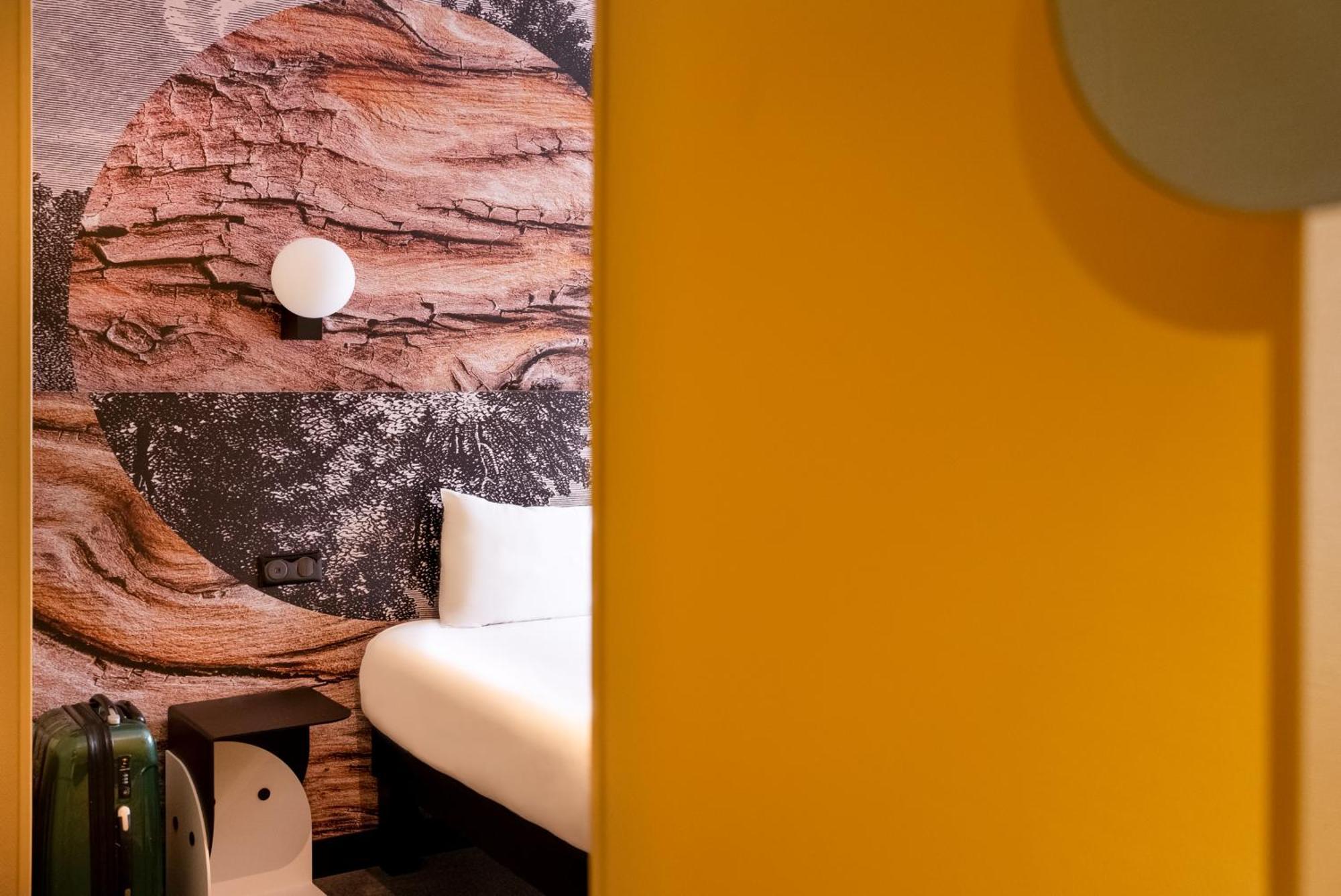 Modern Montmartre Hotel Paris