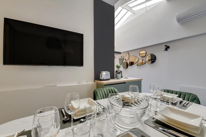 166 Roza - Superb In Paris. Apartment