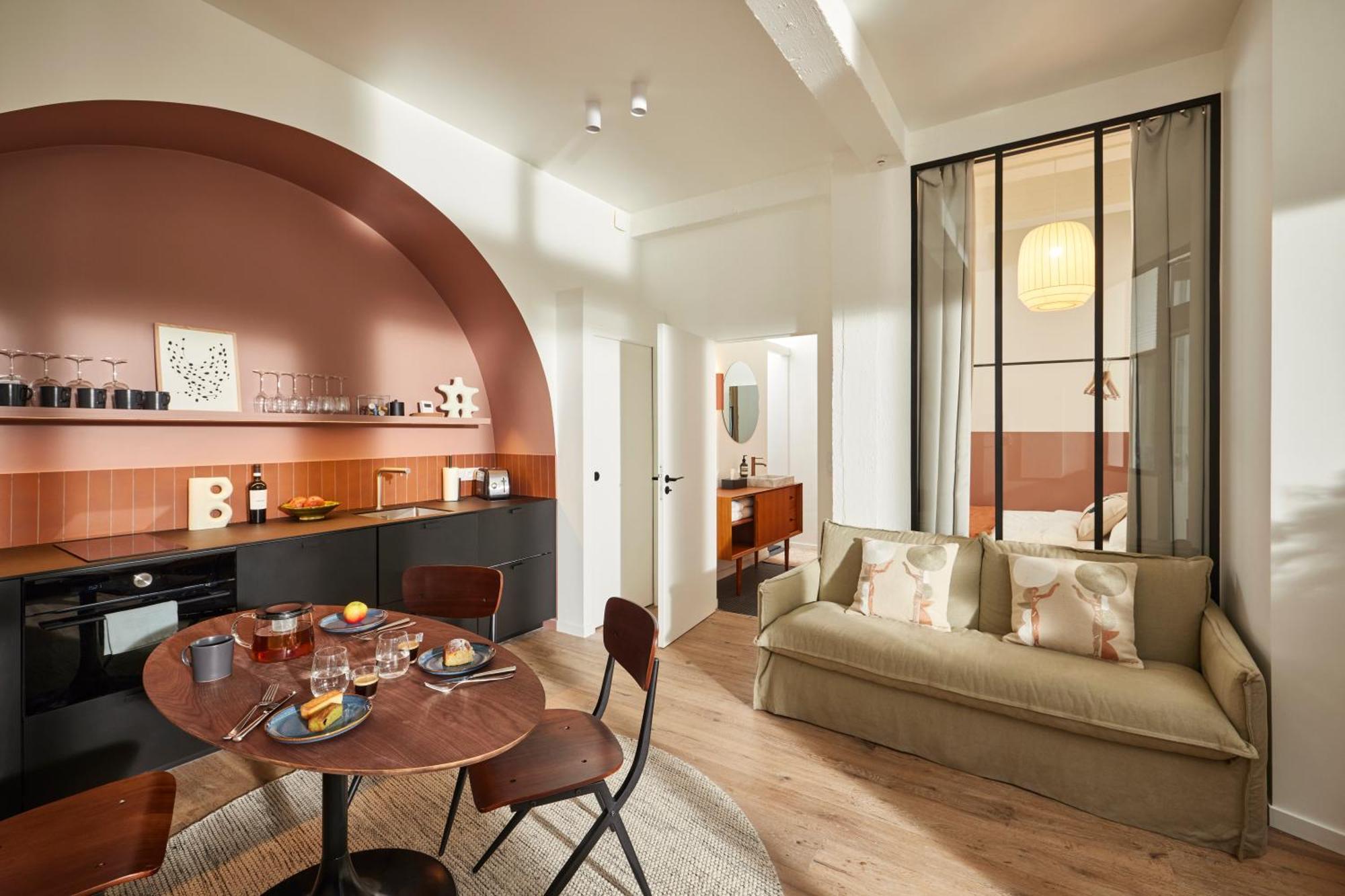 Cosy 1br With Outside Space Near Canal Saint Martin Paris