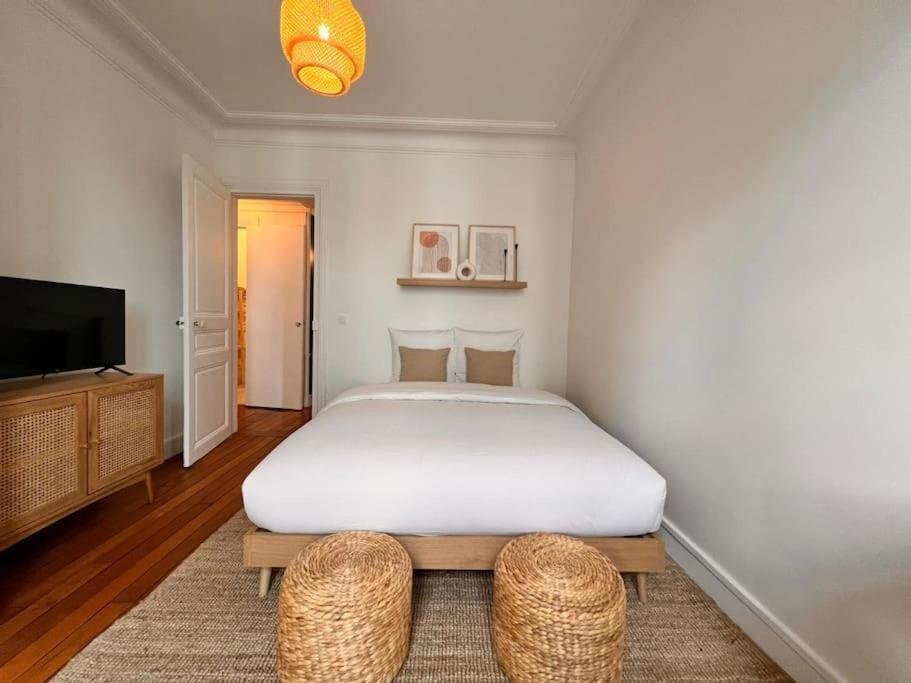 1 Bedroom # 14 # Alesia *