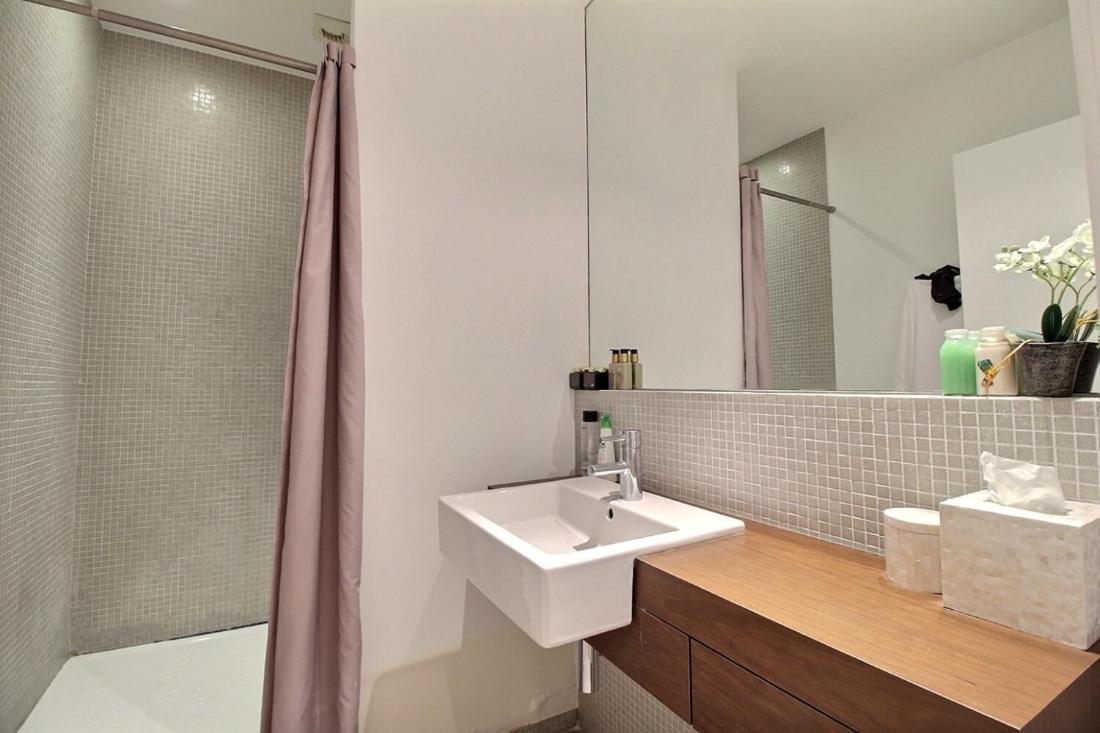 - Louvre & Rivoli Apartment Paris