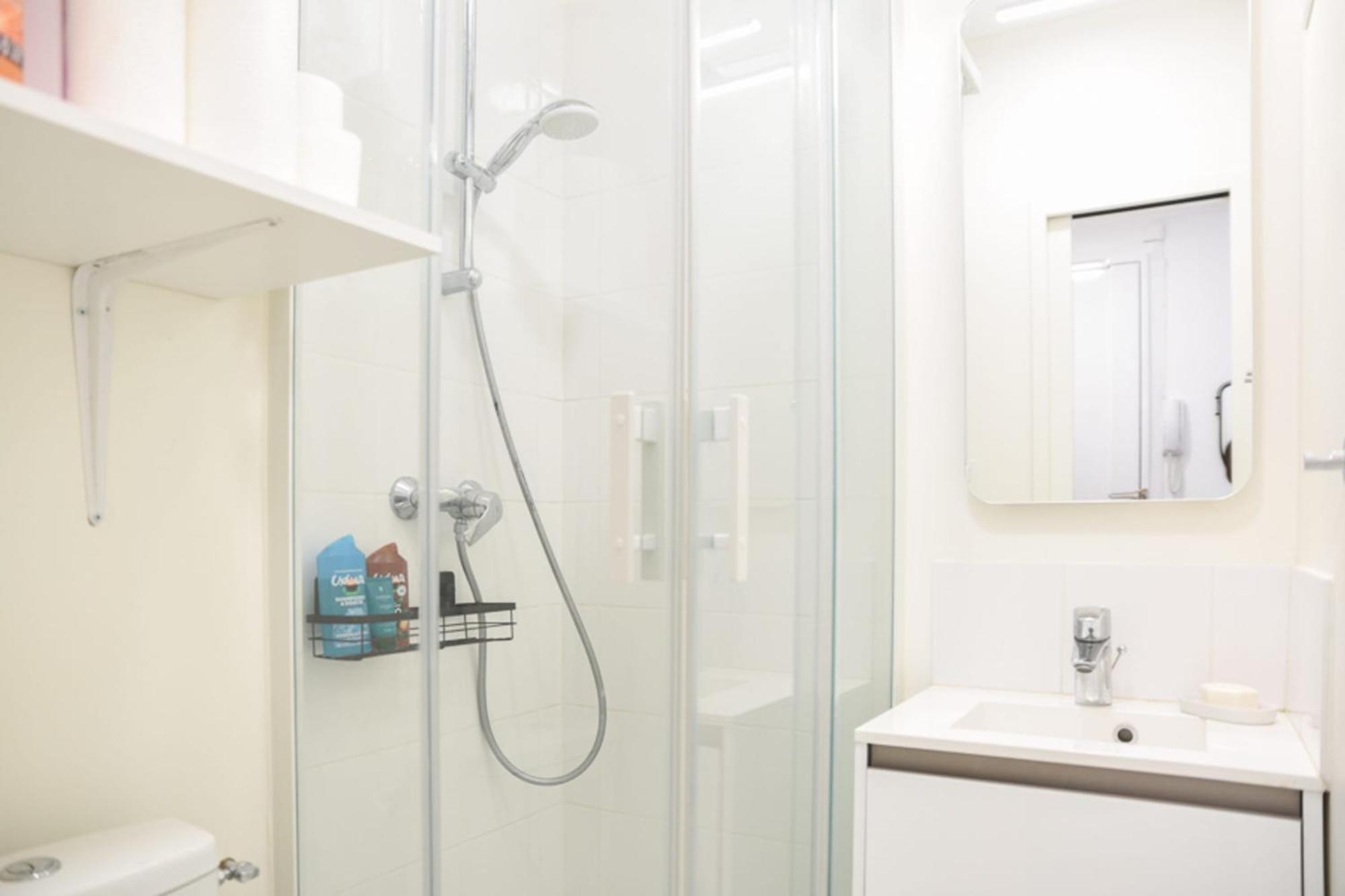 Renovated 31 M Love Cocoon In 14th Apartment *