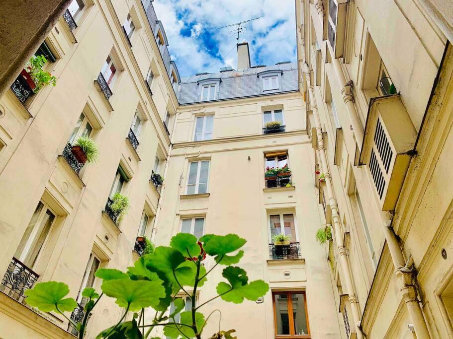 Artist Designed Flat In Central Area Montparnasse Appartement Paris