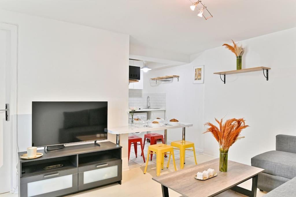 Apartment Proche Canal Saint Martin *