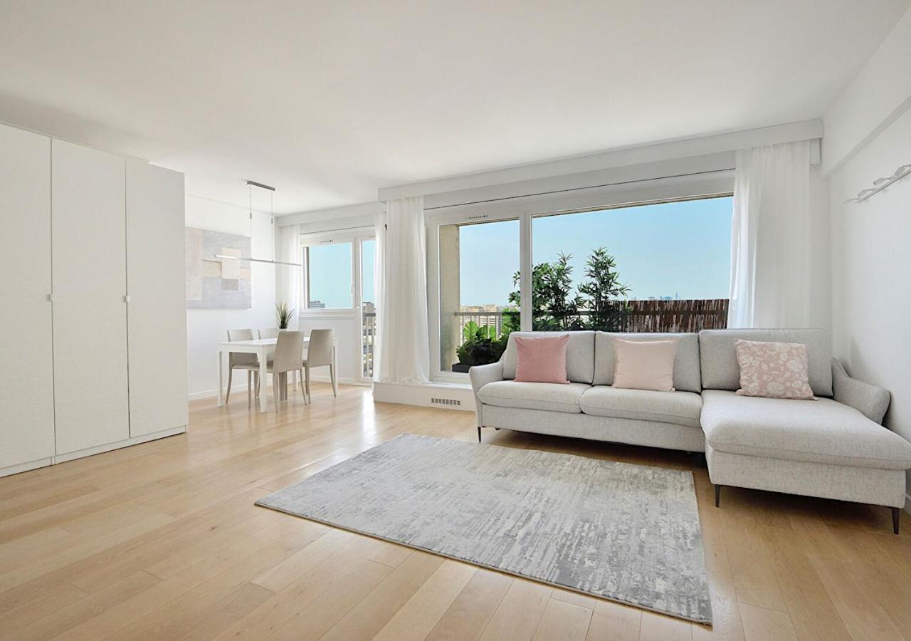 Magical Modern Eiffel Tower, The Million Dollar View Appartement Paris