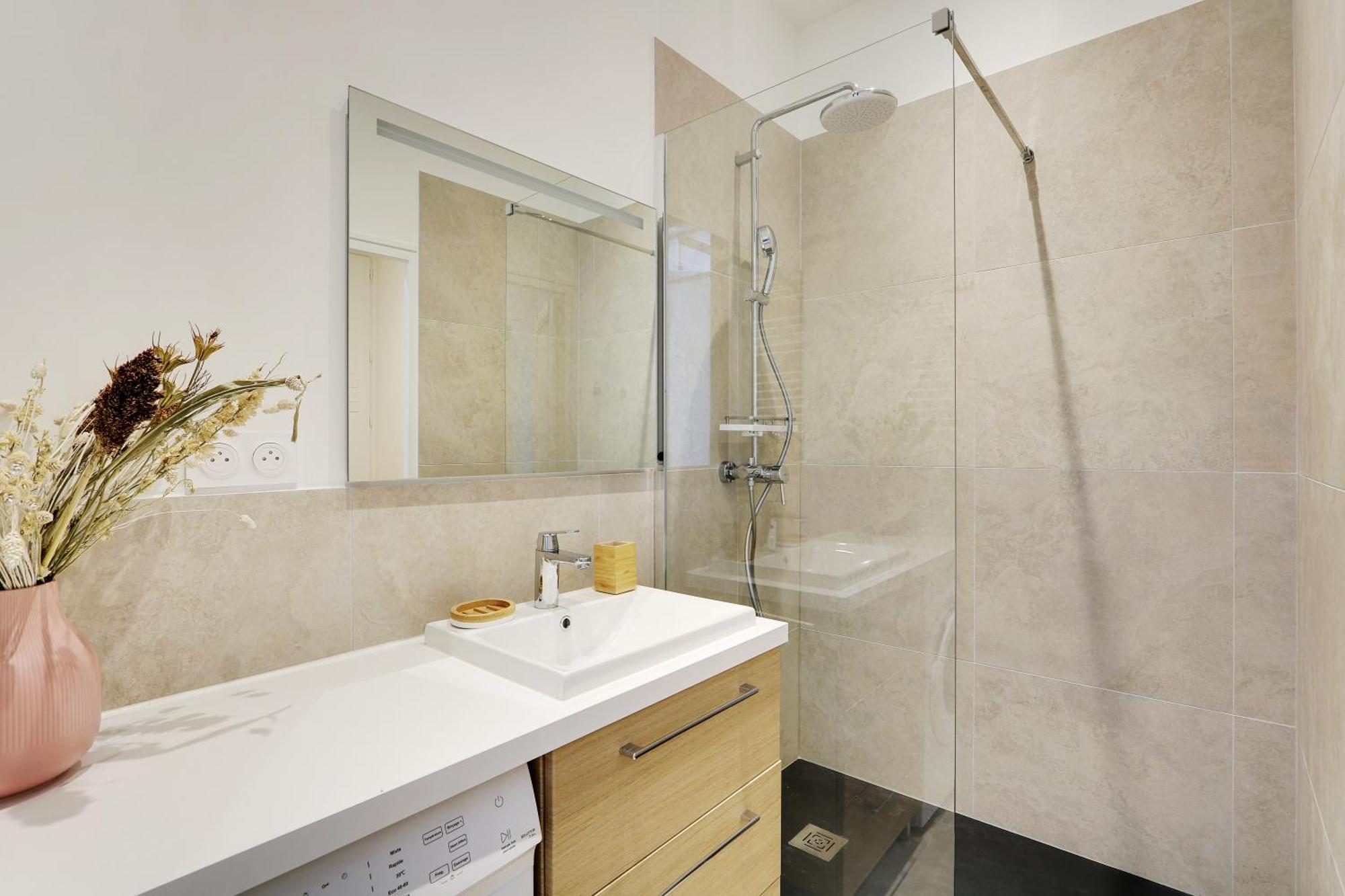 Pick A Flat's In Reuilly-diderot - Rue De Reuilly Appartement Paris