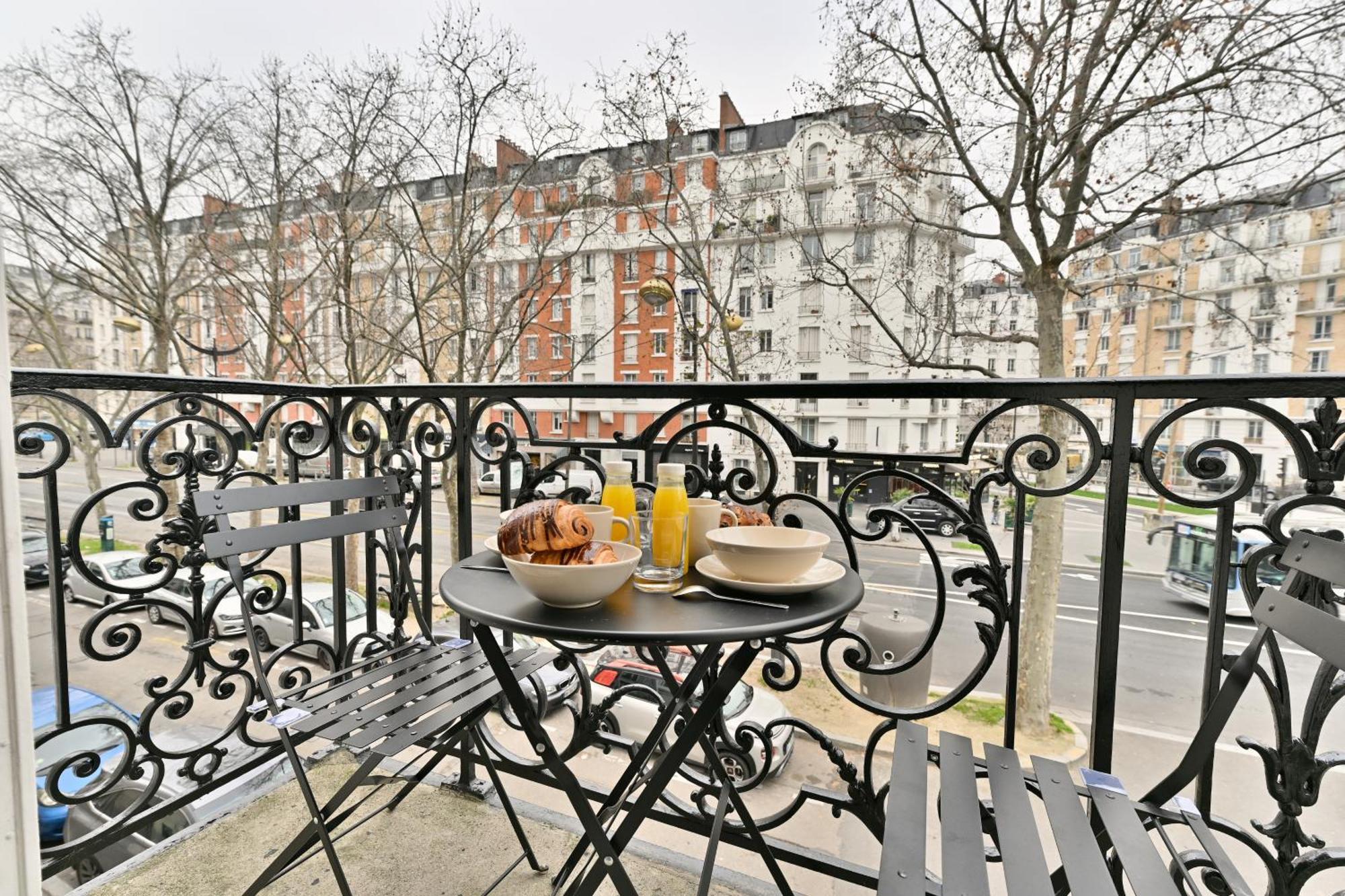 Proche Parc Monceau - Gourgaud Appartement Paris