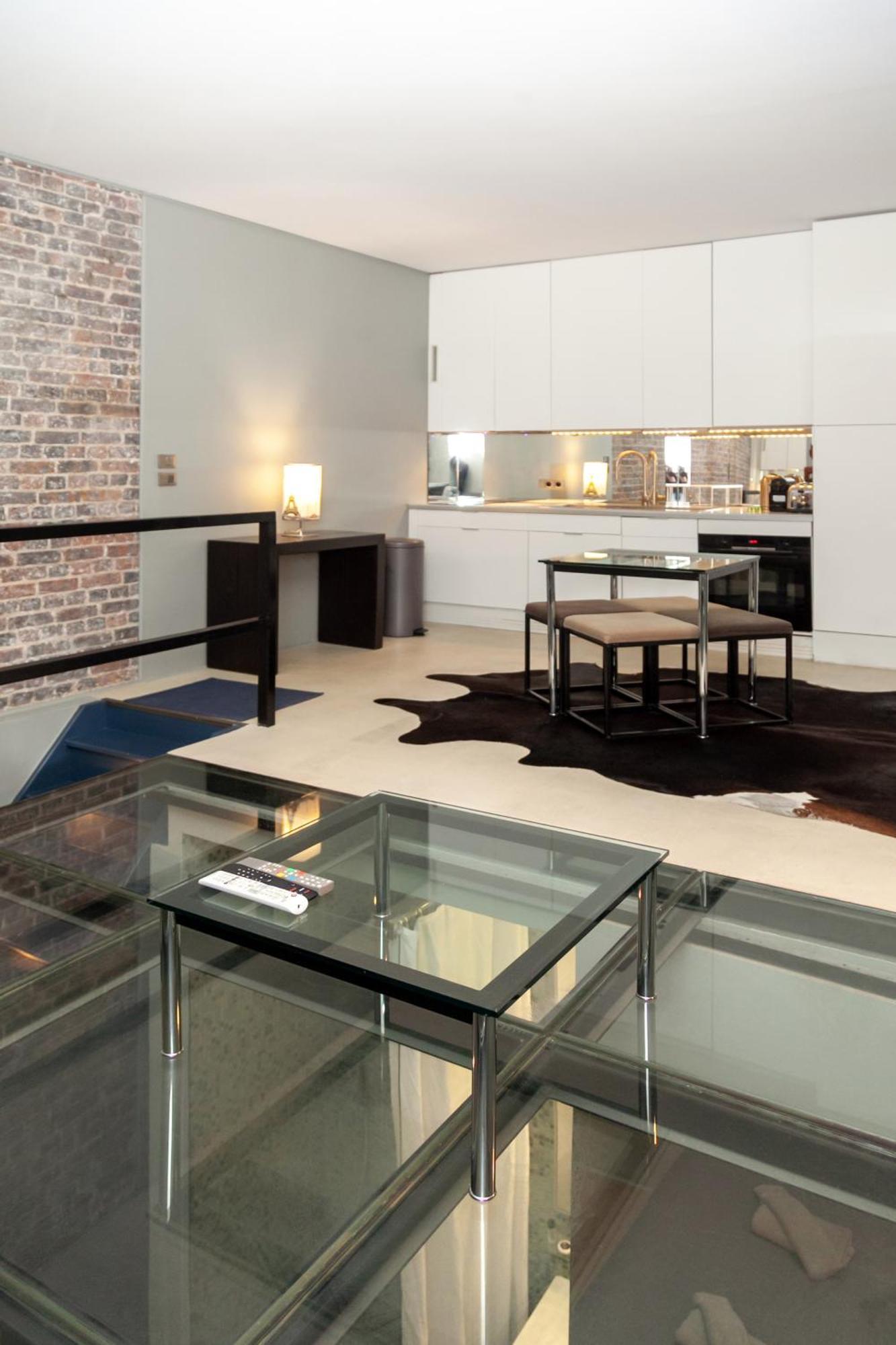 Apartment Loft Atypique Avec Terrasse, Calme Et Cosy *