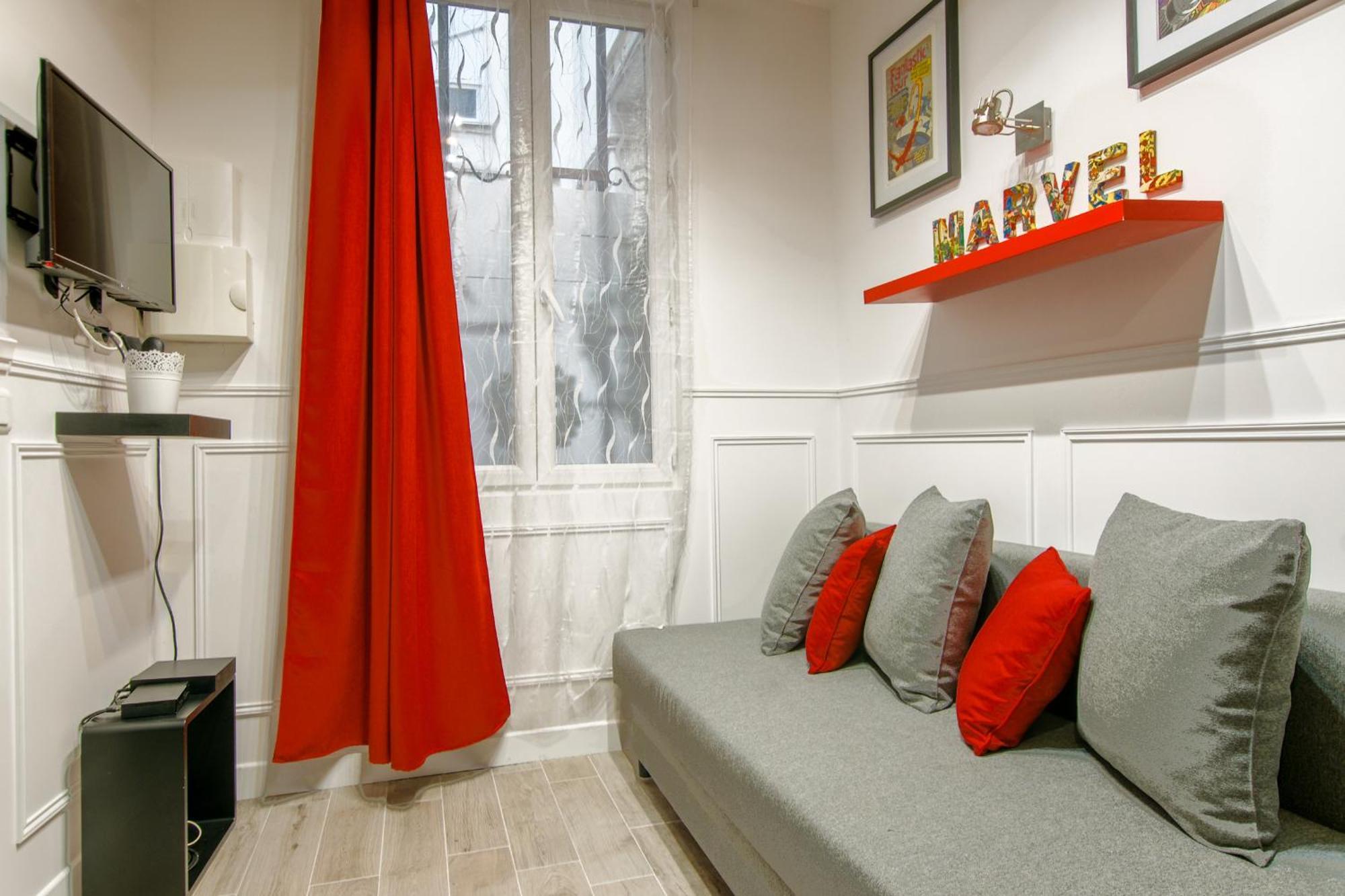 25 - Fun Duplex In Montorgueil Apartment *