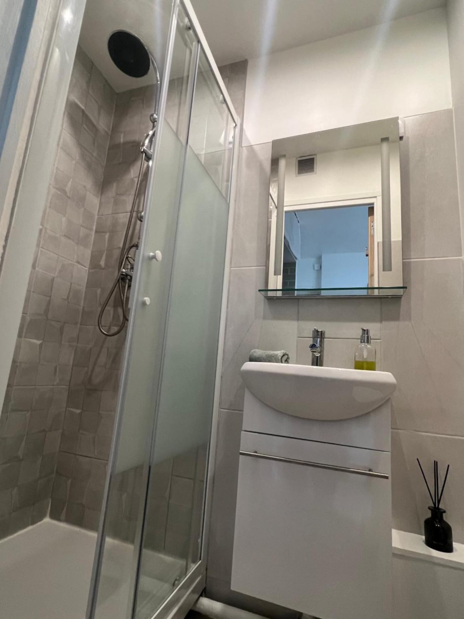 Vue Montmartre & Balcon Appartement *