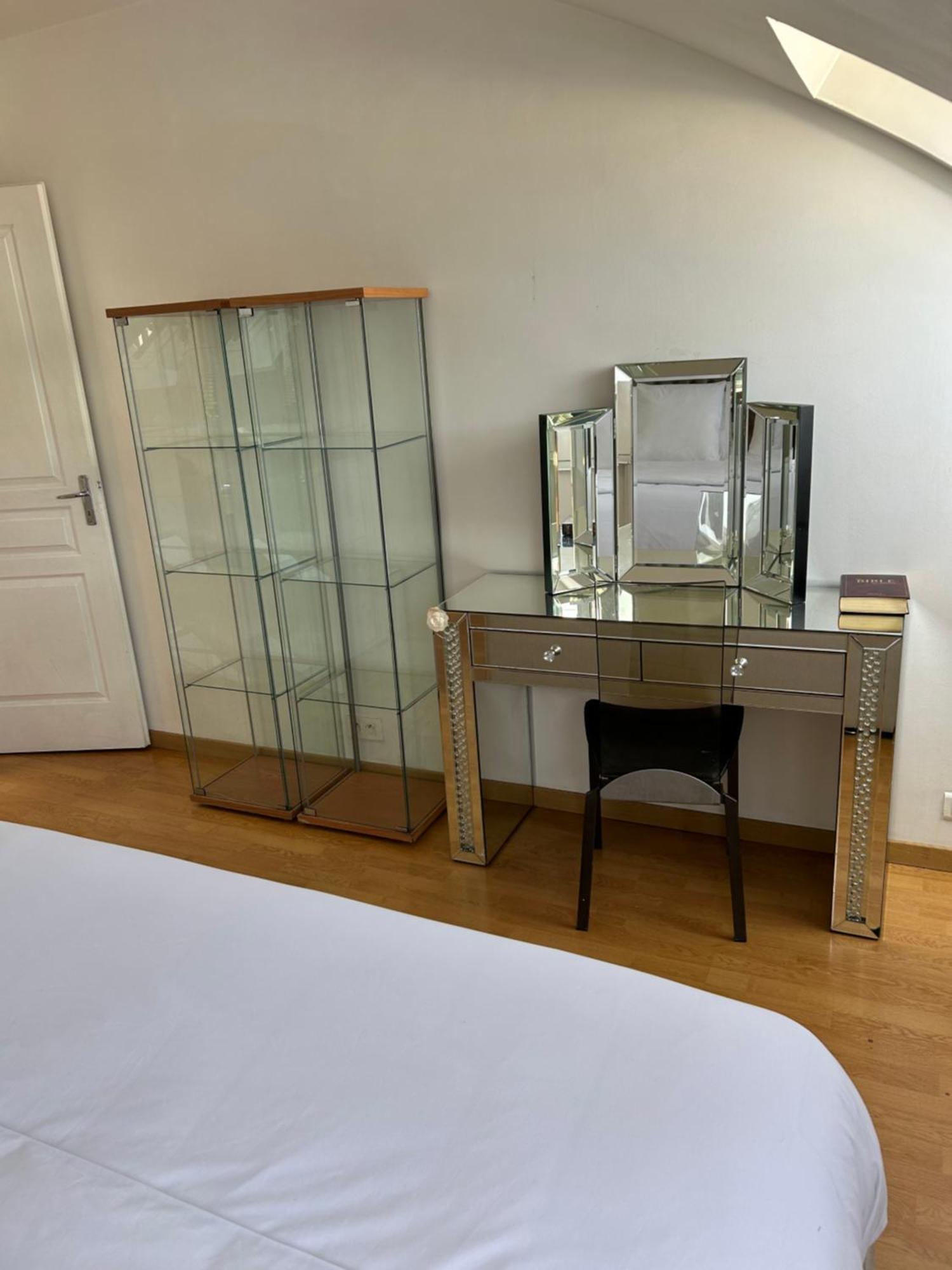 Spacieux Apparemment Au Centre De Chic Paris