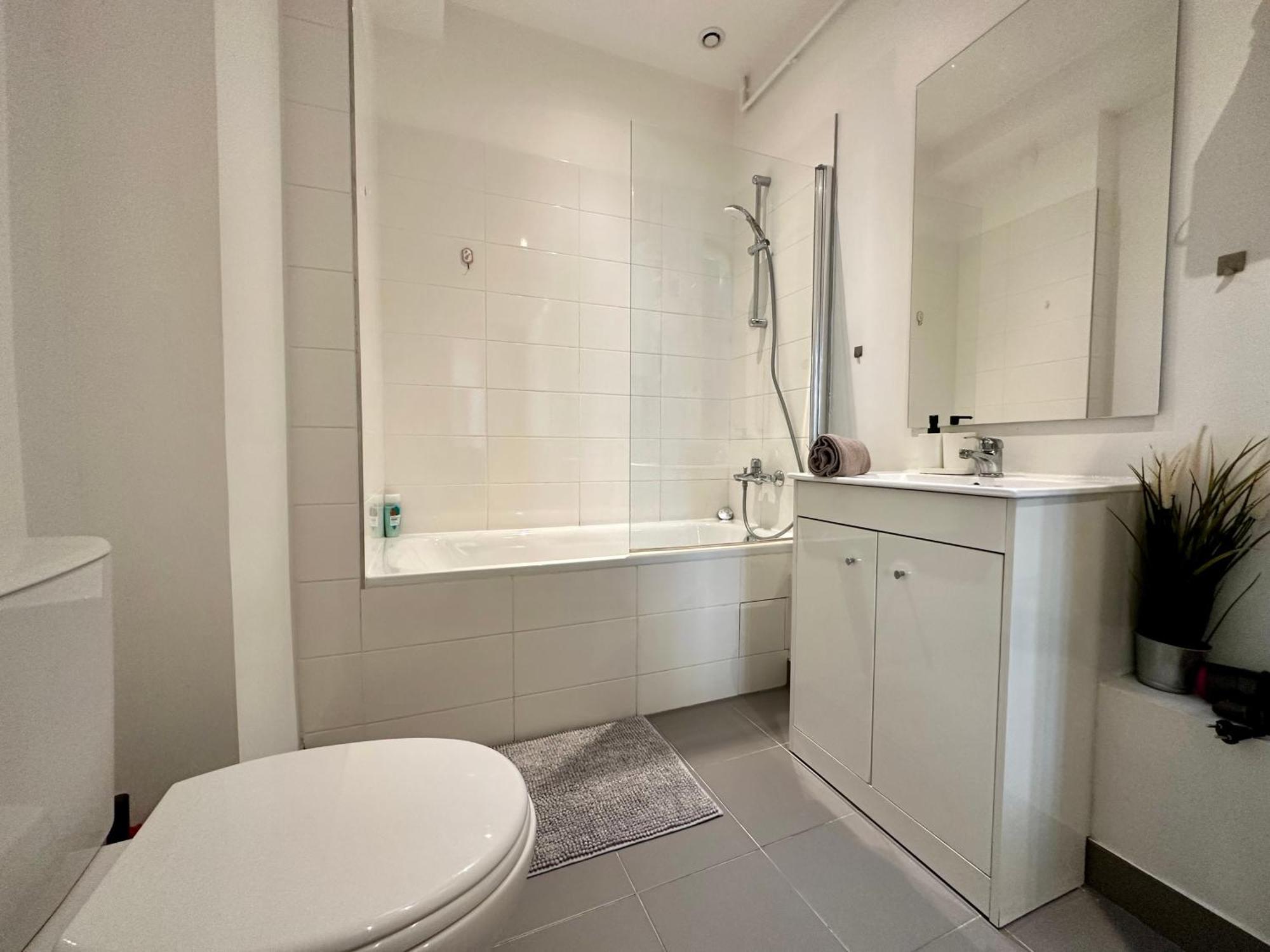 Appartement Champs Elysees 3 *