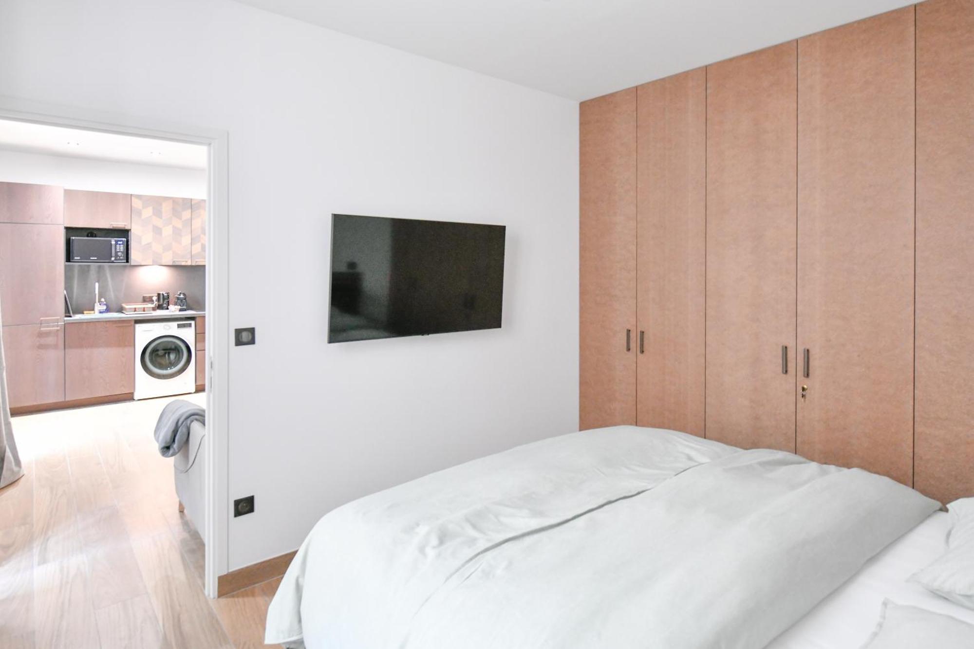 Parking Gratuit - Montmartre Charme & Patio Prive - Sacre-coeur Metro Anvers Apartment