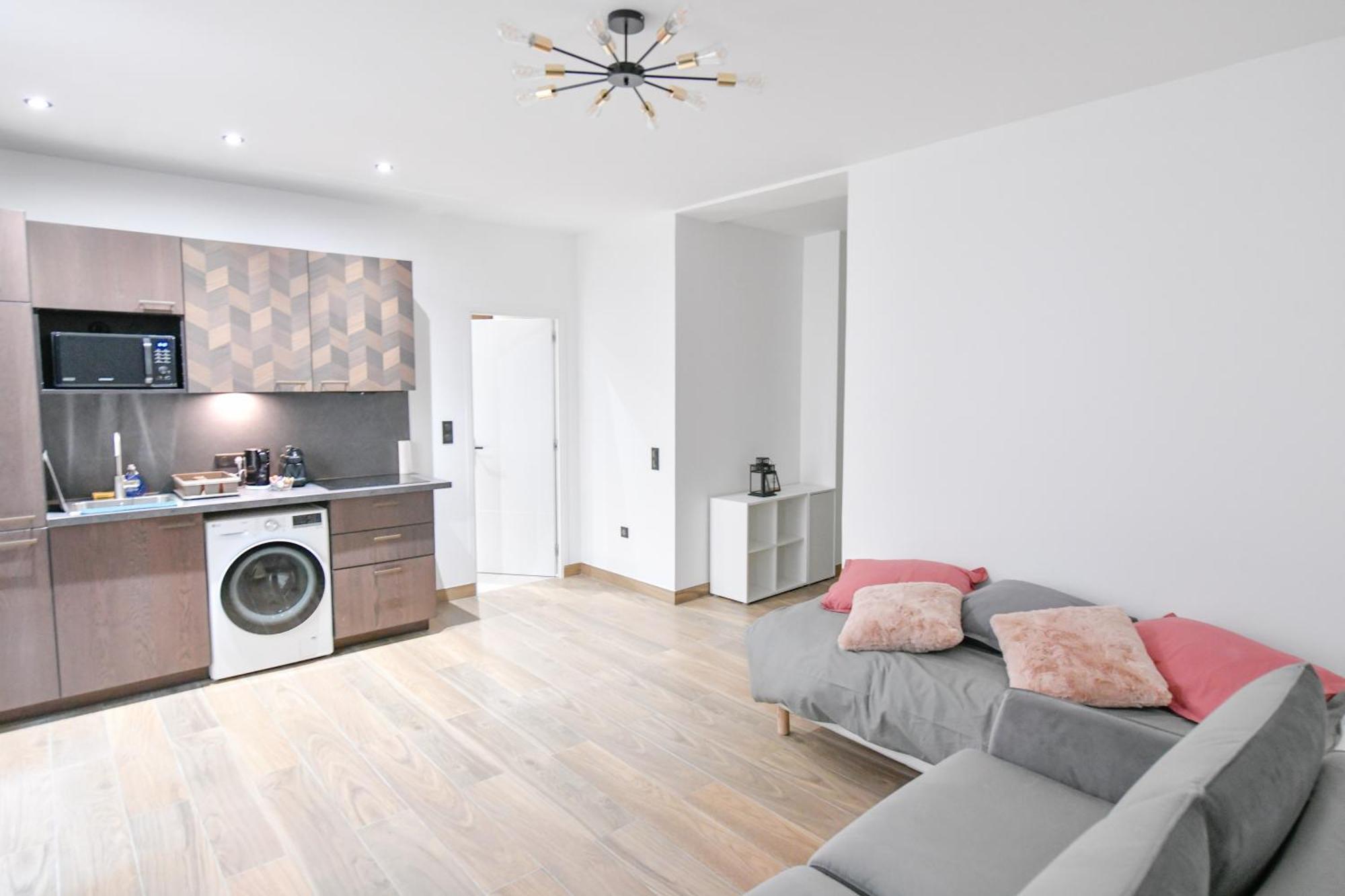 Parking Gratuit - Montmartre Charme & Patio Prive - Sacre-coeur Metro Anvers