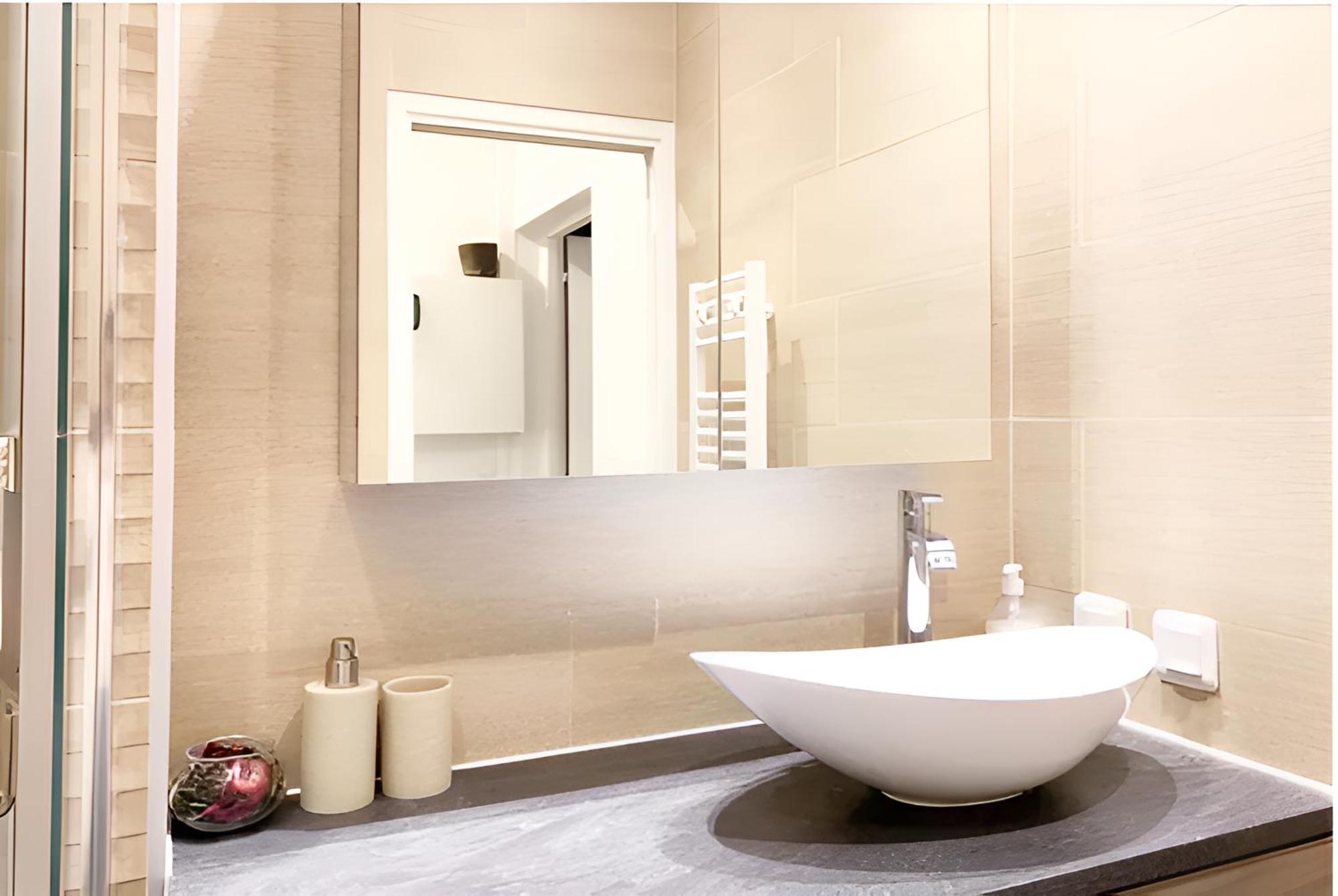 Seine Apartment *