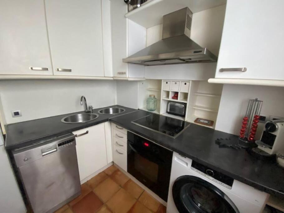Duplex - Ile Saint Louis Apartment *