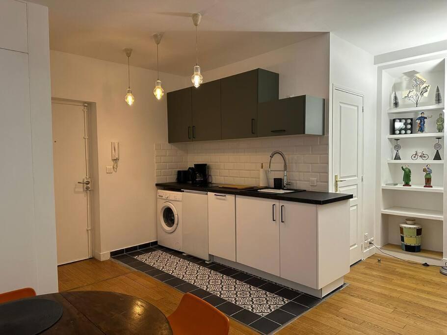 Terraced In Montmartre Apartment